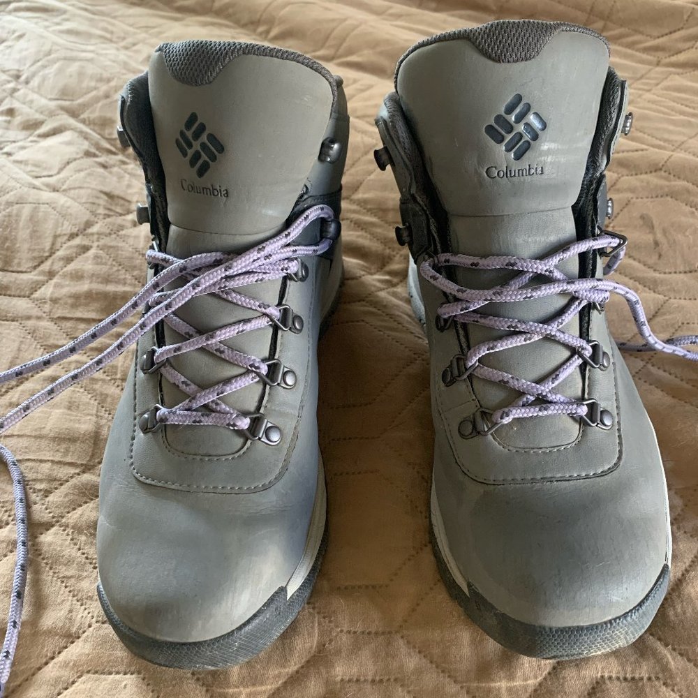 Columbia Hiking Boots - Barely worn!